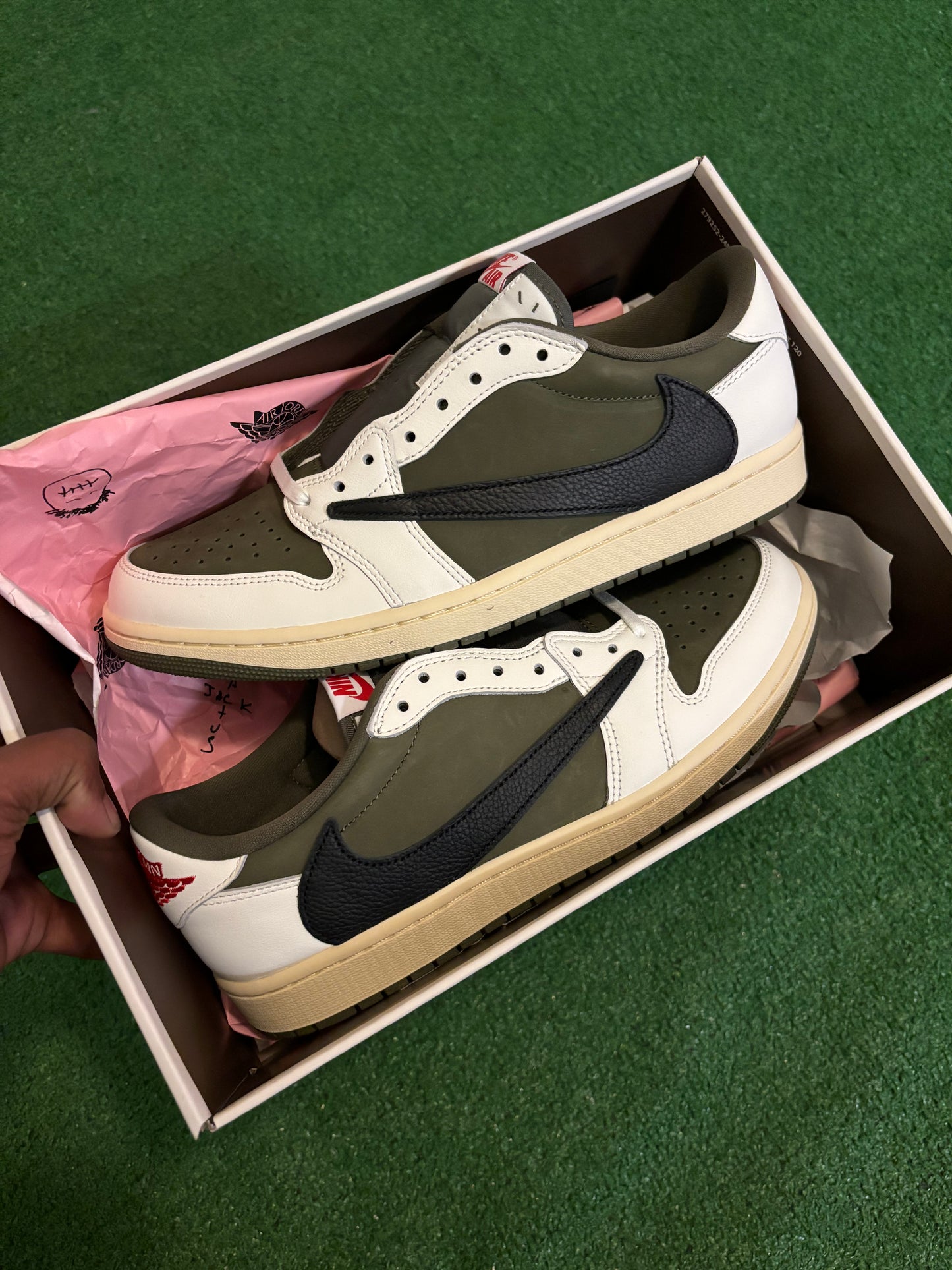 Travis Scott Jordan 1 Low “Medium Olive”