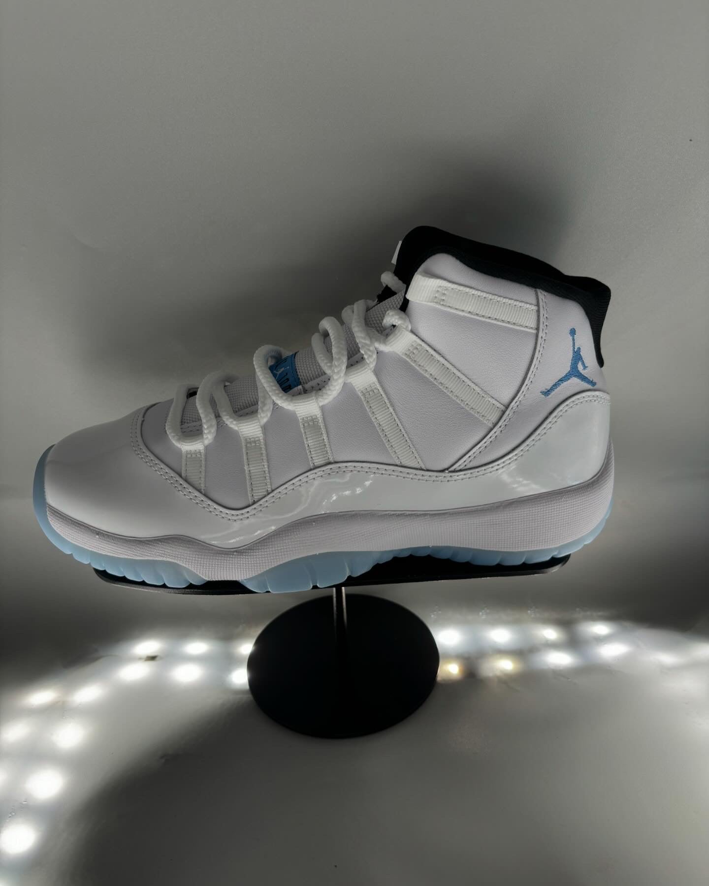 JORDAN 11 RETRO “LEGEND BLUE”